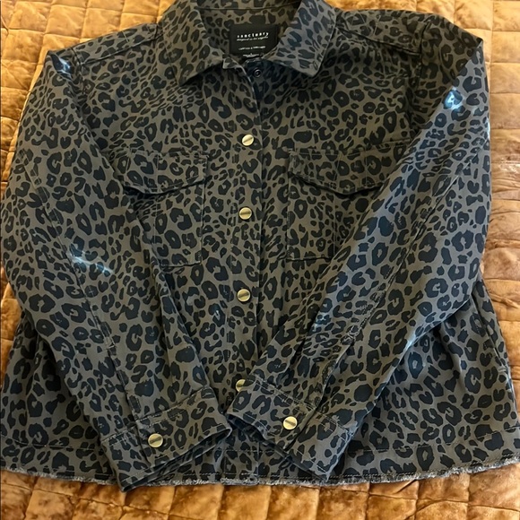 ✨3/$20 Sanctuary Utility Jacket Black and Gray Animal Print - Picture 2 of 4